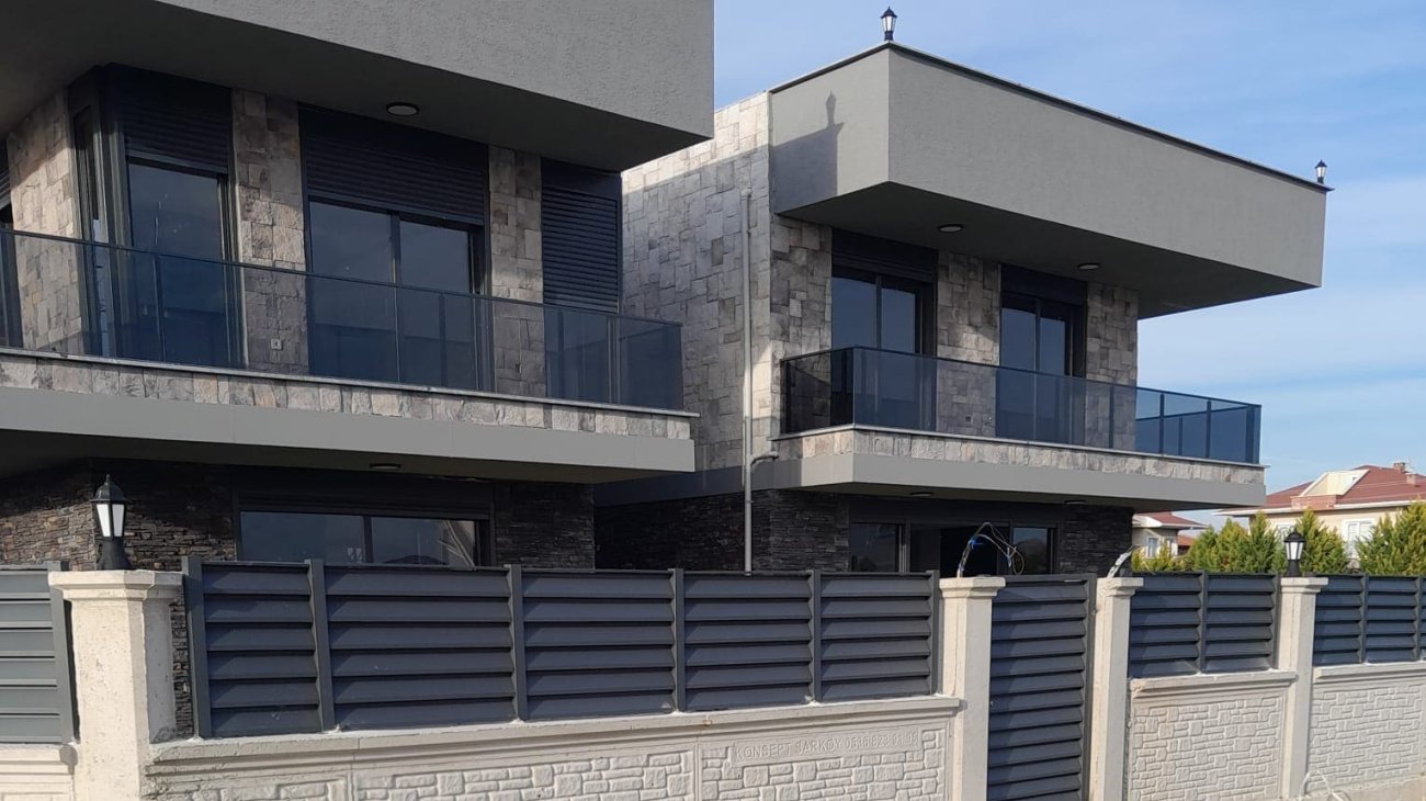 Rüzgar Kırıcılı Çit Korkuluk